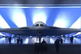 刷爆朋友圈！美军B-21隐轰正式发布，网友：这外形有点诡异图片