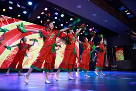 长春市第一实验银河小学演绎“这嘎达是东北”图片