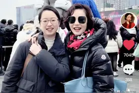 央视主持人徐俐：一股清流全身而退，幸福婚姻儿子做媒图片