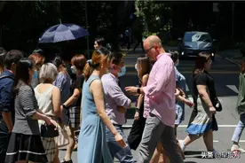 调查：未来一年不加薪 逾半数新加坡员工打算另谋高就图片