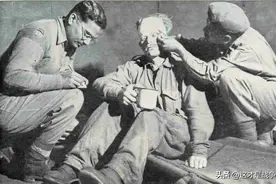 一个奇葩的国家，一边极力拉拢中国，一边派军队和中国开战图片