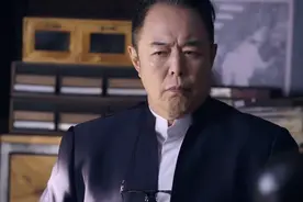 老戏骨外籍身份又惹争议，张铁林出演新剧，网友：英国人，不看图片