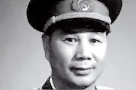 开国上将——杨成武图片