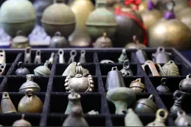 铃铛中的世界图片