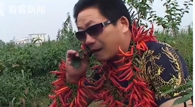 “辣王”李永志：5斤辣椒配白酒，破世界纪录，如今下场令人同情