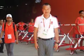 以“做人”为先导、以“做事”为主干——访田径国家级裁判员汪洋图片