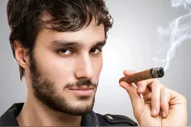 抽烟的人寿命短？英国花50年时间研究，得出的真相意想不到图片