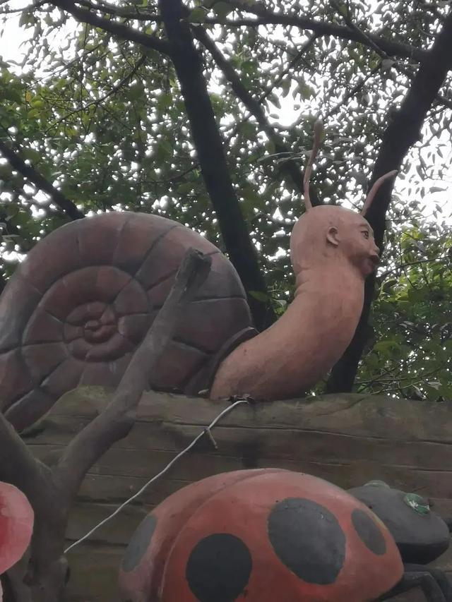 中国台湾一儿童乐园被评“像墓地”，家长吐槽：丑到我汗毛倒立