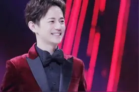 “当红时高朋满座，落魄时无人问津”，何炅可能对这句话感触最深图片
