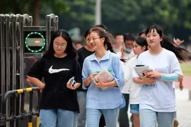 禁止宣传升学率后，疑有学校用水果收成暗示升学成绩，教育局回应图片