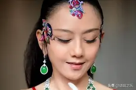 杨丽萍被曝私生活糜乱，生活全靠男助理伺候！网友：现实版老佛爷图片