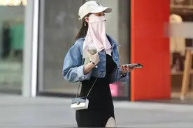 重庆小姐姐的穿搭好吸睛，小姐姐们太好看了呜呜呜图片