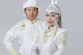 成都单亲妈妈二婚嫁内蒙小伙，小伙小她15岁，平时不叫老公叫哥哥图片