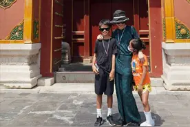 孙俪带等等小花游故宫 网友玩梗：恭迎熹贵妃回宫图片