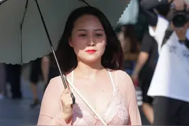 微胖“阿姨”的清凉穿搭，看着干净舒适，既减龄又“秀身材”！图片