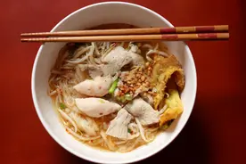 “嗦粉”也会引发中毒？食品专家：小心藏在粉里的这种「菌」图片