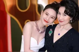 看了何超琼的打扮，才知道什么是真正的“名媛风”，高级又不花哨图片