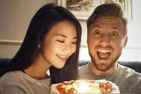 美国渣男，在中国十年，交往1242名女朋友，靠偷拍私密视频赚钱图片