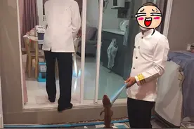 超大壁虎光顾家门！泰国网友“你说是鳄鱼我都信”！图片