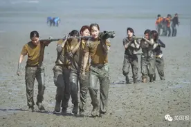 豆瓣9.6！韩国爆火生存真人秀，24名强悍女性荒岛求生热血混战图片