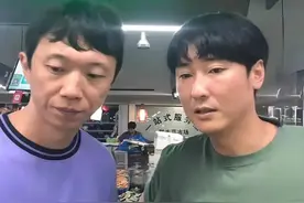 37岁的周瑞，一年只挣12万，蜗居十平方小屋，5位数存款没法结婚图片