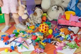 孩子总爱“拆家”搞破坏，背后是3种原因作祟，父母不要轻易指责图片