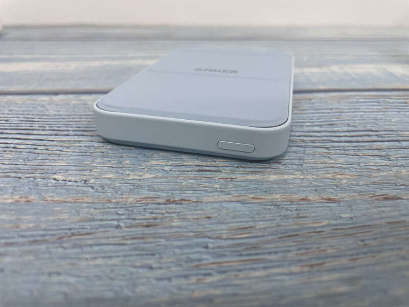 小巧带支架，磁吸无线充，安克MagGo轻薄磁吸无线充电宝体验