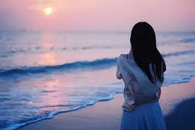 一个女人经常穿别人的旧衣服，多半会有这几件好事发生图片