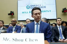 Tik Tok造成美国内讧！两大网红声援周受资，反对美国政府打压图片