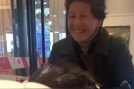 诸暨，老奶奶翻脸比翻书快，网友：被吓到了图片