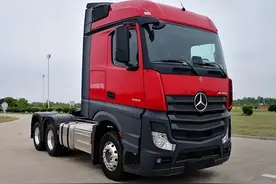 奔驰国产装OM471 前四后八500多马力 357批次新车公告有啥看点？图片