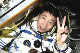 杨利伟在太空听到"敲门声"，13年后谜底才被揭开，多亏他当时冷静图片