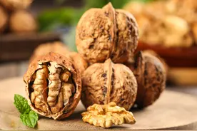 好的核桃该如何挑选，它的营养价值与禁忌快来了解一下吧图片