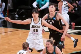 WNBA：纽约自由人队83比80险胜芝加哥天空队 韩旭李月汝再次同场竞技图片
