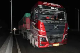 又是大货车撞上电动车，死亡的教训很惨痛！图片