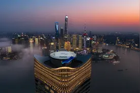360°全景视野中的上海是怎样的？ 在The Stage白玉兰观景台看上海两岸天际线图片