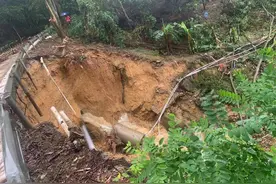 东莞大岭山森林公园这个路段封闭施工，入园游客需改道图片