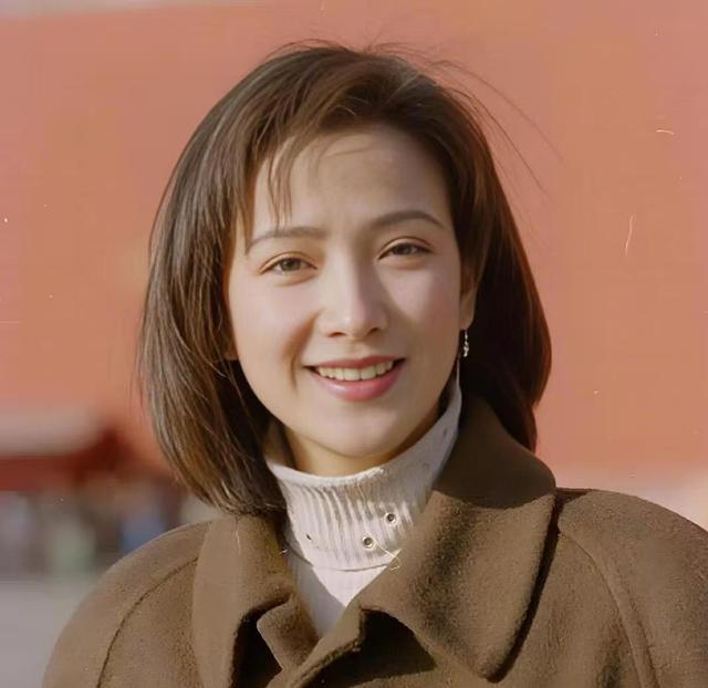 著名演员何晴去世。知名电影人余泳回应详情，惋惜“她今年才61岁	”