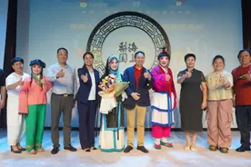 “海派”曲剧唱响上海豫园，还有饸络面、豆腐菜图片