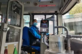 “谁都不服，就服张载梅。” 36岁女司机凭啥折服同事和乘客？图片