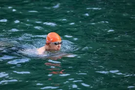 张朝阳谈挑战南澳岛8公里蛙泳“有信心”：生命在于运动 活着就要折腾图片