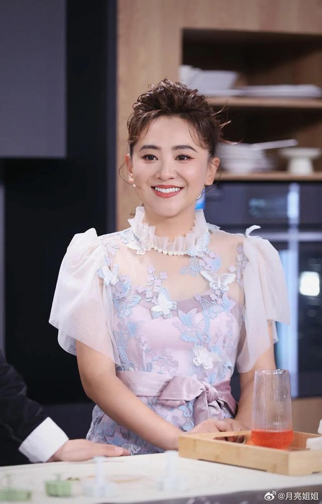 太突然！央视知名主持人，发文告别！