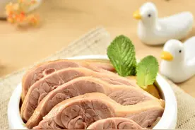 年夜饭餐桌最有南京味儿的盐水鸭，今天你吃了吗？图片