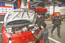 重庆新能源汽车“后市场”调查②｜车主维修难、维修贵，维修店不敢修、修不了——这个“怪圈”怎么破？图片