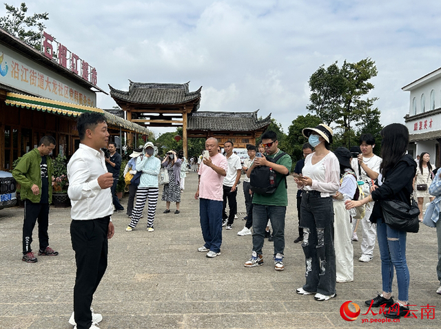 媒体齐聚清凉曲靖 探访“19°C的夏天”