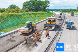 海口羊山大道至定安母瑞山公路（定安琼海段）项目进度过半图片