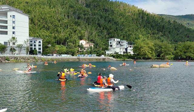 桂林猫儿山：路通清凉境 凉资源催热夏日游​