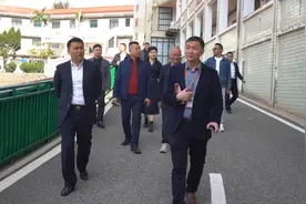 缅怀校主传薪火 同心聚力启新程   ——惠安开成职校举行祭奠校主仪式暨40周年校庆筹备工作校友座谈会图片