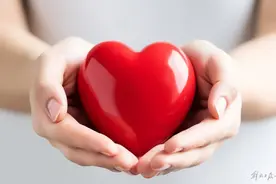 见义勇为的“菜刀哥”已昏迷5天，老家乡邻和爱心人士自发捐款图片