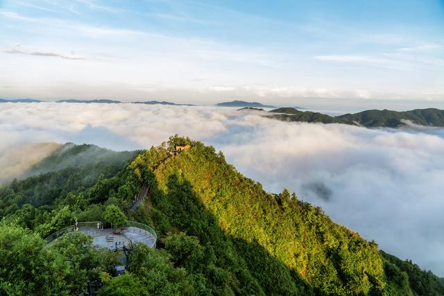 云海伴日出